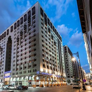 Qasr Al Ansar Golden Tulip Hotel